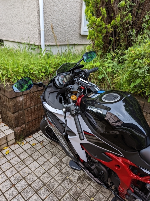 Ninja ZX-25Rの標準ミラーをナポレオンミラー（ブルー）に変えたら