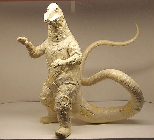 塗装開始 （ビリケン商会 エレキング制作 5） - 模型じかけのオレンジ