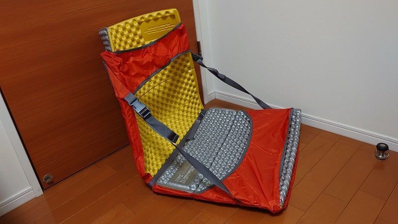 キャンプに行った先は部屋だった。サーマレスト トレッカーチェアが