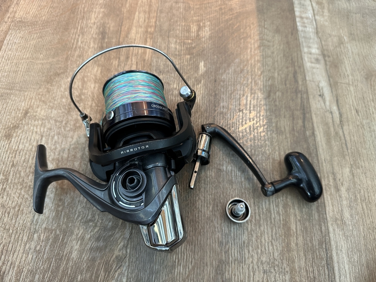 カゴ釣り最強】クロスキャスト4000QDのインプレ！6年間使い込んだ評価