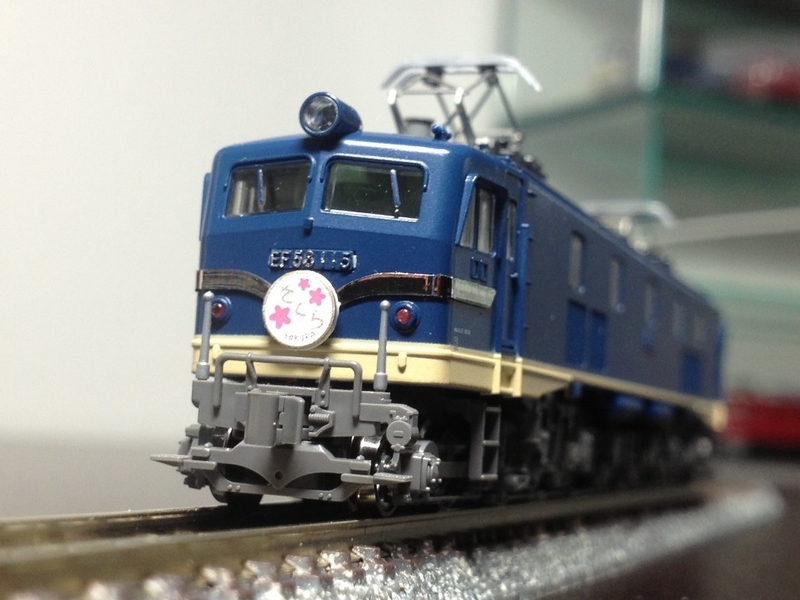 所属機関車8 EF58初期型小窓 特急色(KATO) - 休日の屋根裏