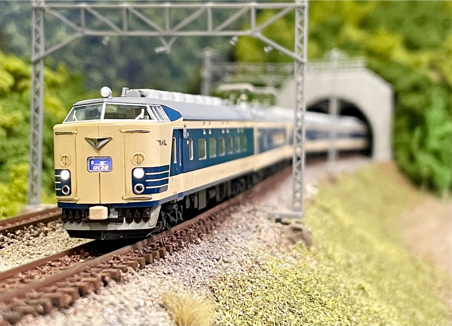 KATO 583系を好みに近づけてみた - 休日の屋根裏