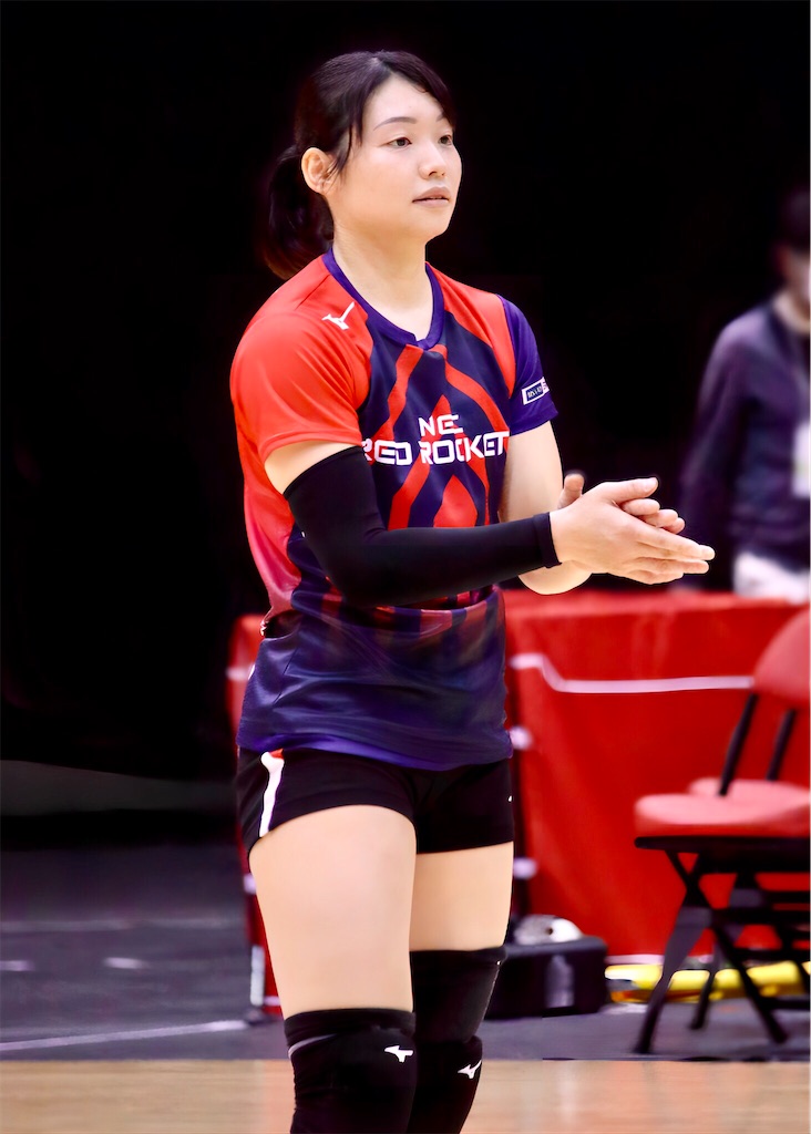 女子バレーボール】NECレッドロケッツ 井上琴絵がかわいい - 美人さん