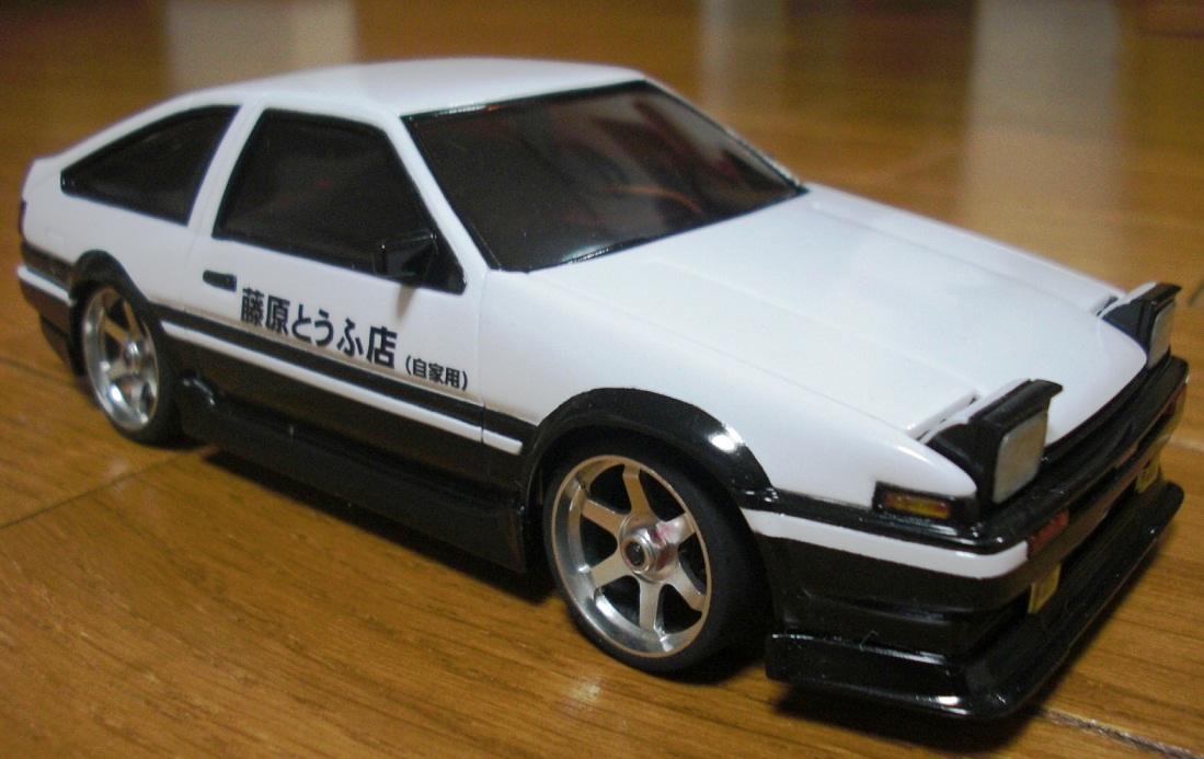 ミニッツ AE86を イニシャルD 仕様に塗装！ - リッキーのこだわり