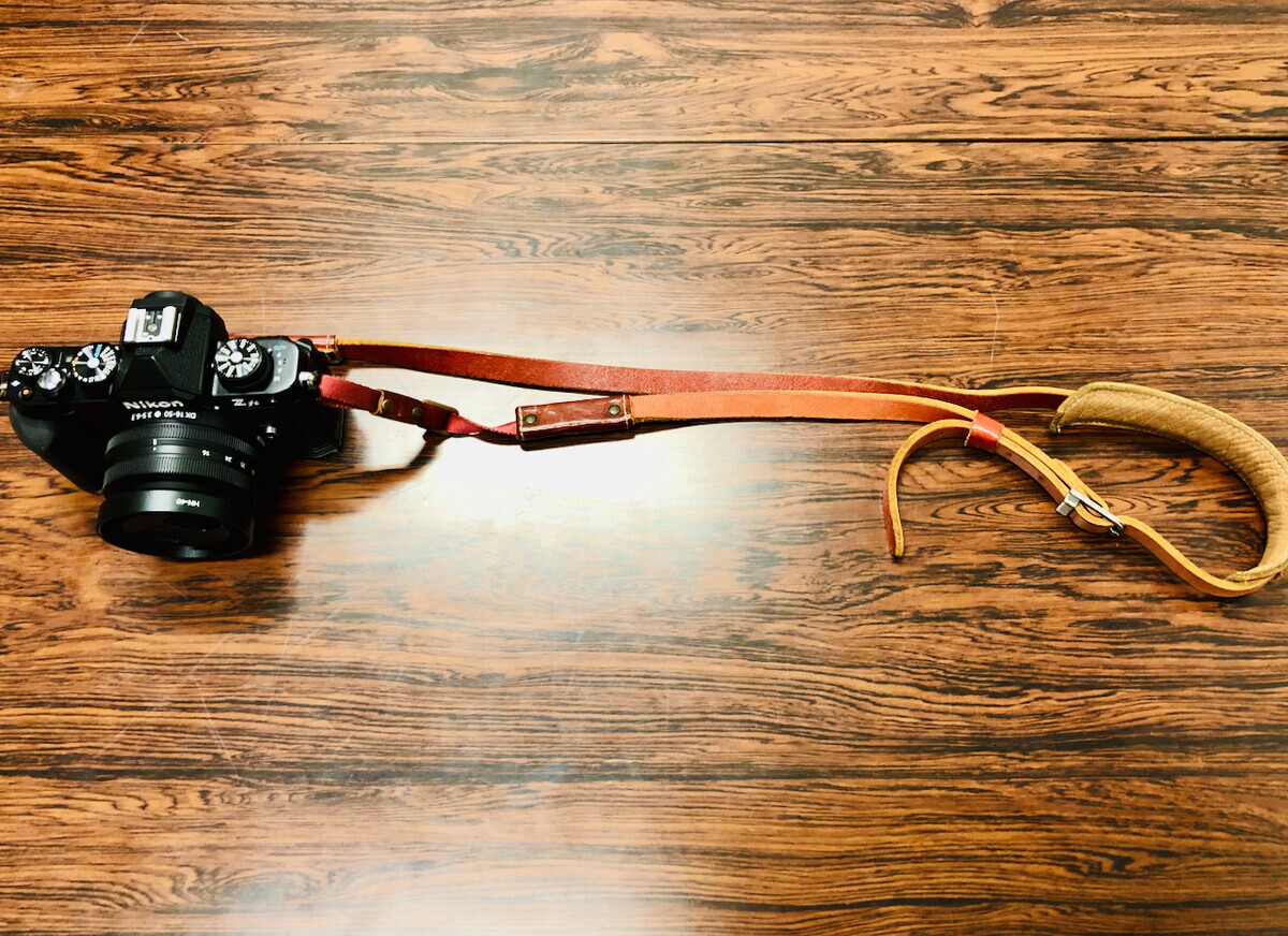 ニコンZfcのカスタマイズ-カメラストラップ長さ調整 - Archetype++