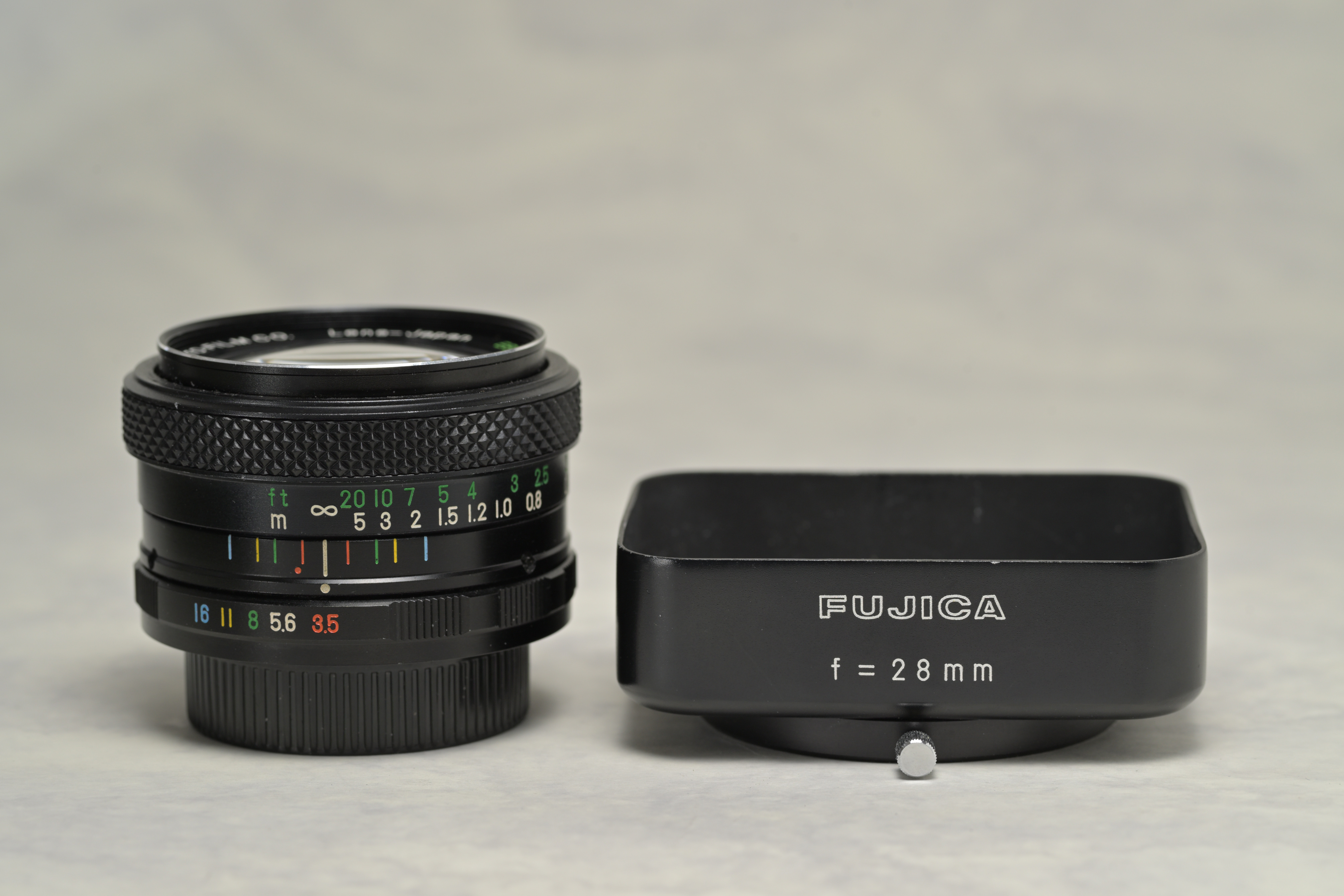 自称スーパーワイドな広角レンズ。EBC FUJINON・SW 28mm F3.5について