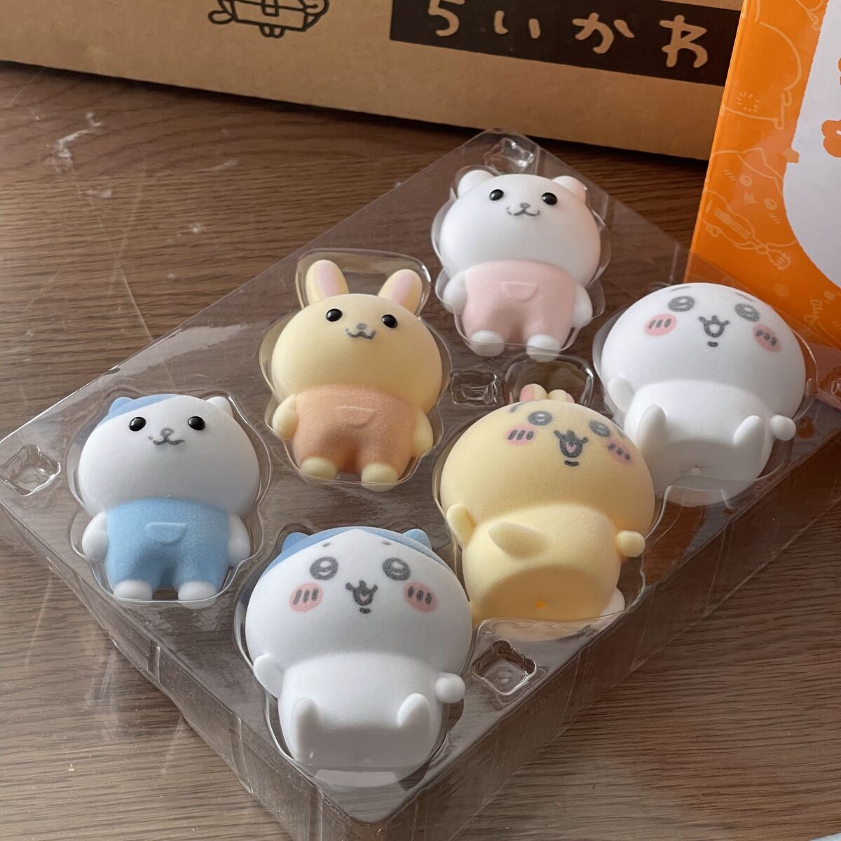 アニメちいかわ 豪華版1のBlu-rayが到着！アクリルブロックと