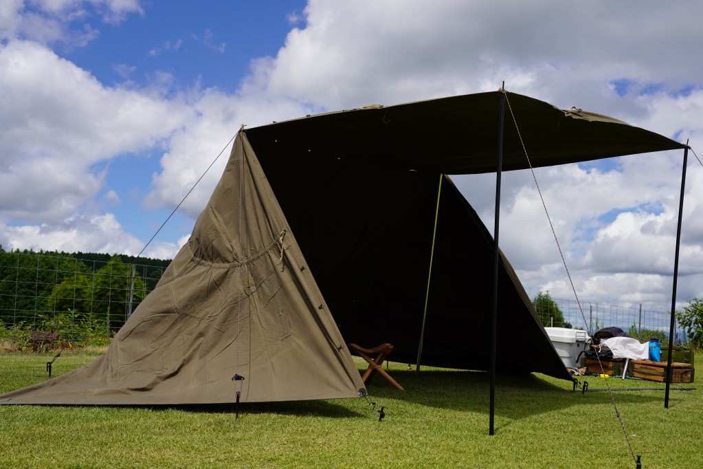ロシア軍幕『プラシパラトカ』レビュー！パップテントへの設営方法もご