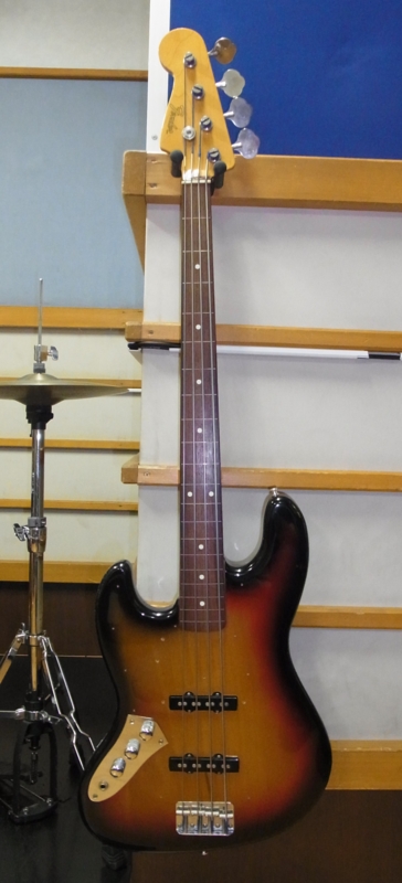 左弾きベース道中（17）〜フレットレス入手記・2：見た目編