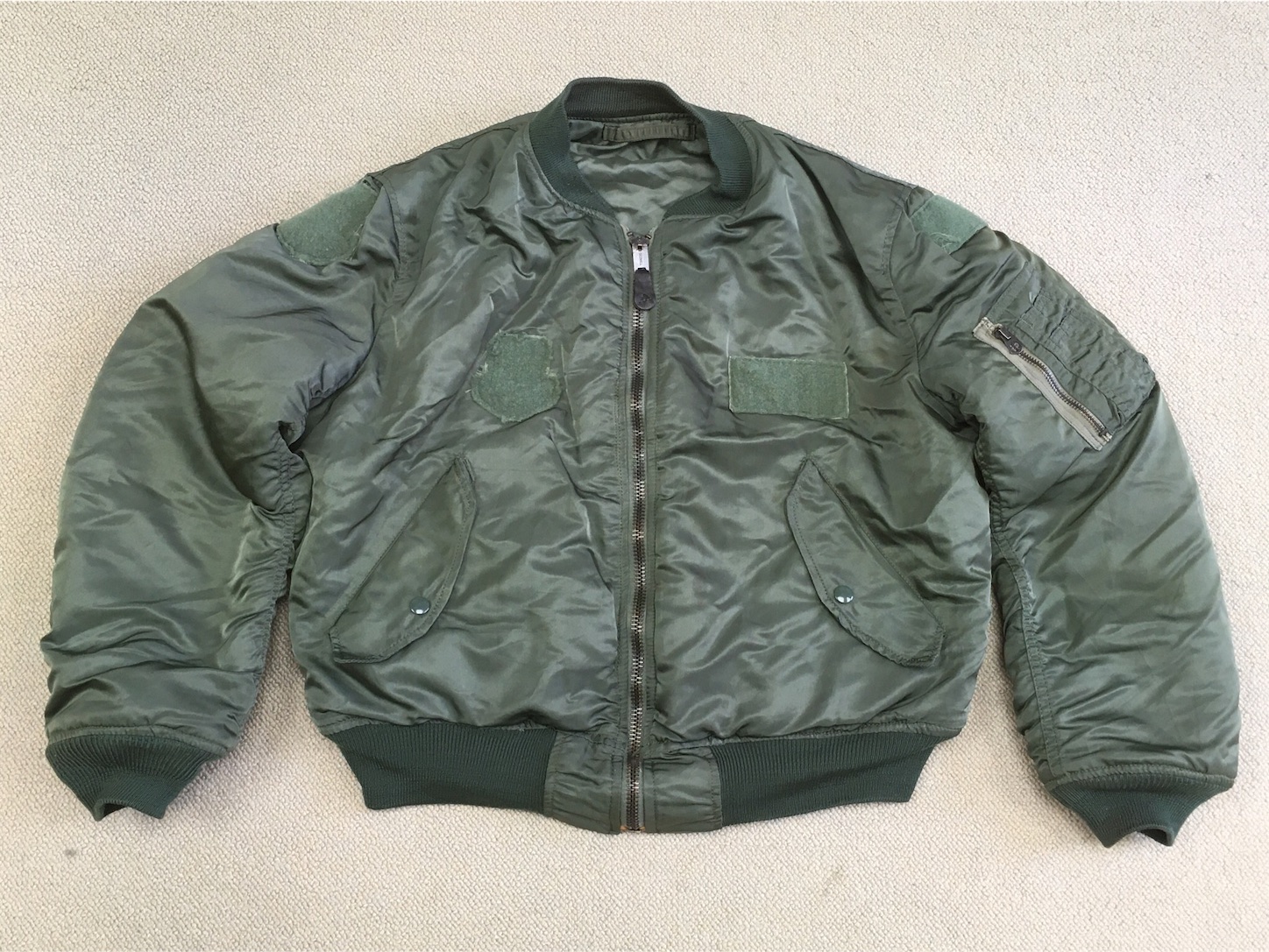 地上勤務者用です！【アメリカの軍服】空軍グランドクルー用MA-1