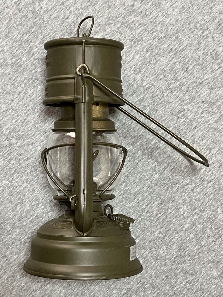 LEDランタンに飽きたあなたへ！【旧西ドイツ軍装備品】陸軍フェアー