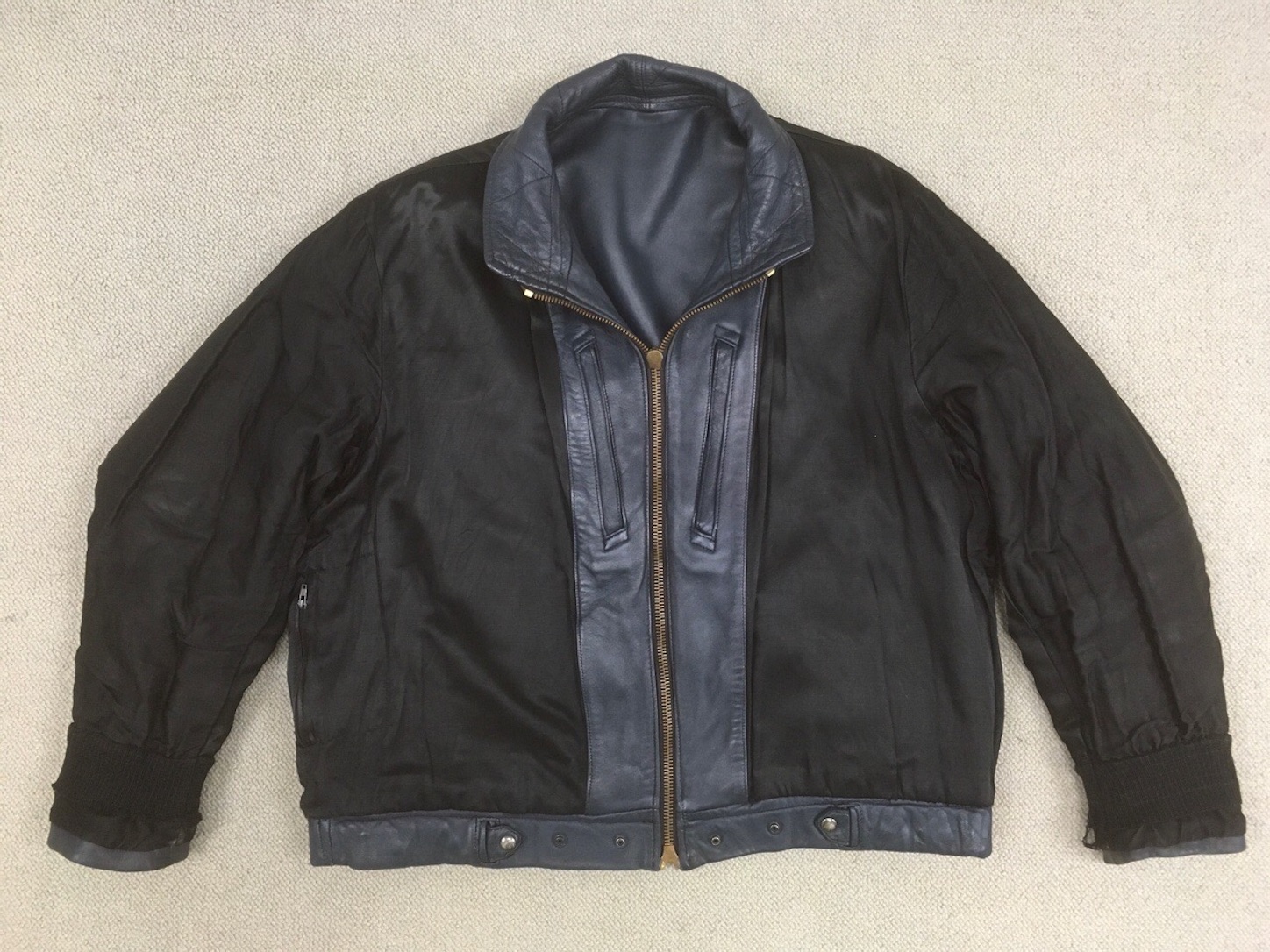 神秘の使者！【フランスの軍服】空軍レザーフライトジャケット（官給品