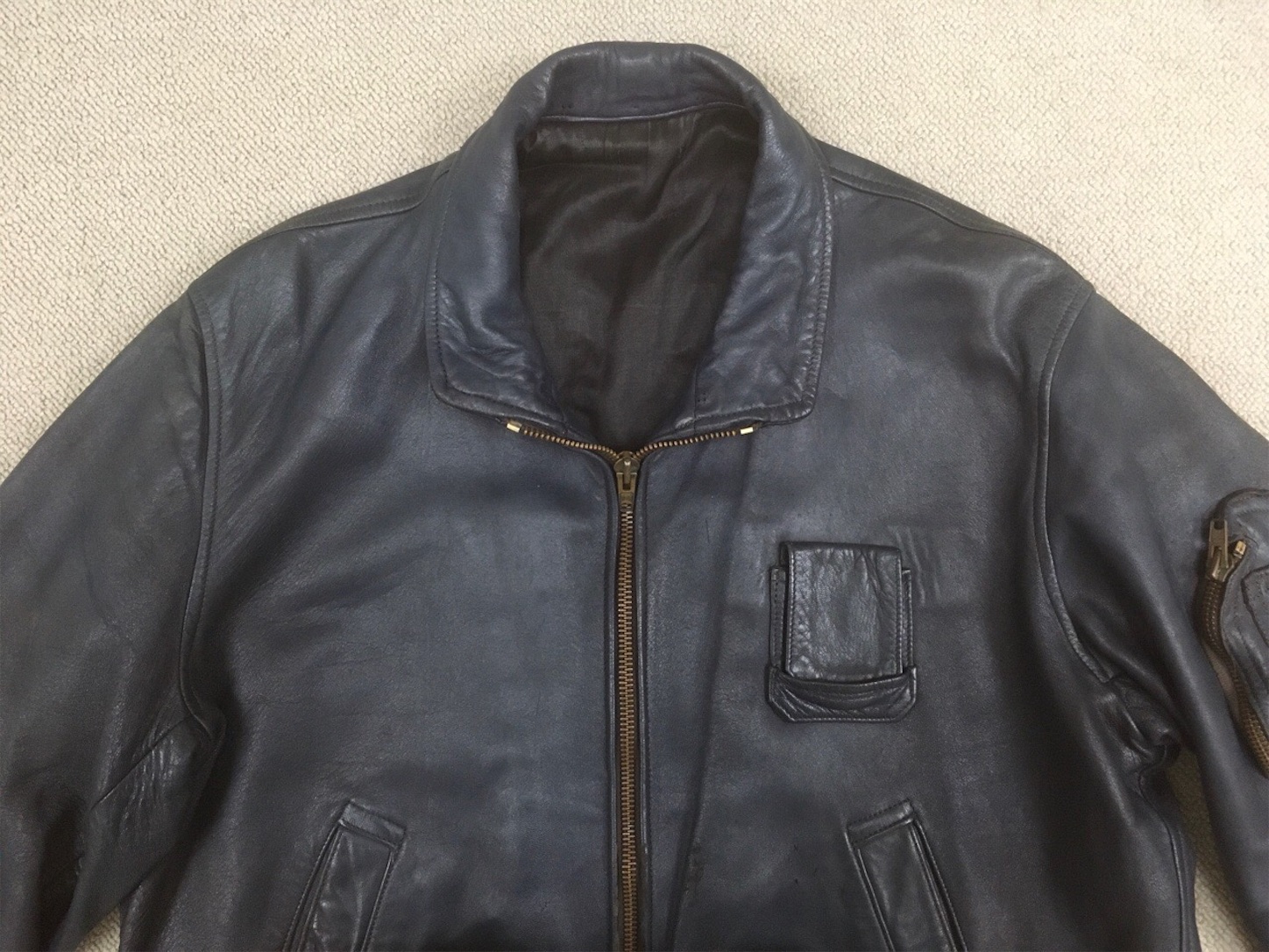 神秘の使者！【フランスの軍服】空軍レザーフライトジャケット（官給品