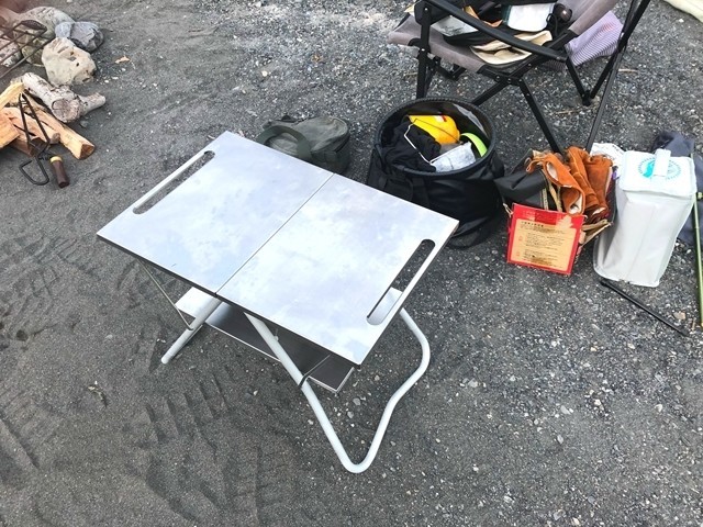 スノーピーク焚き火テーブルレビューとユニフレームと比較！おすすめ