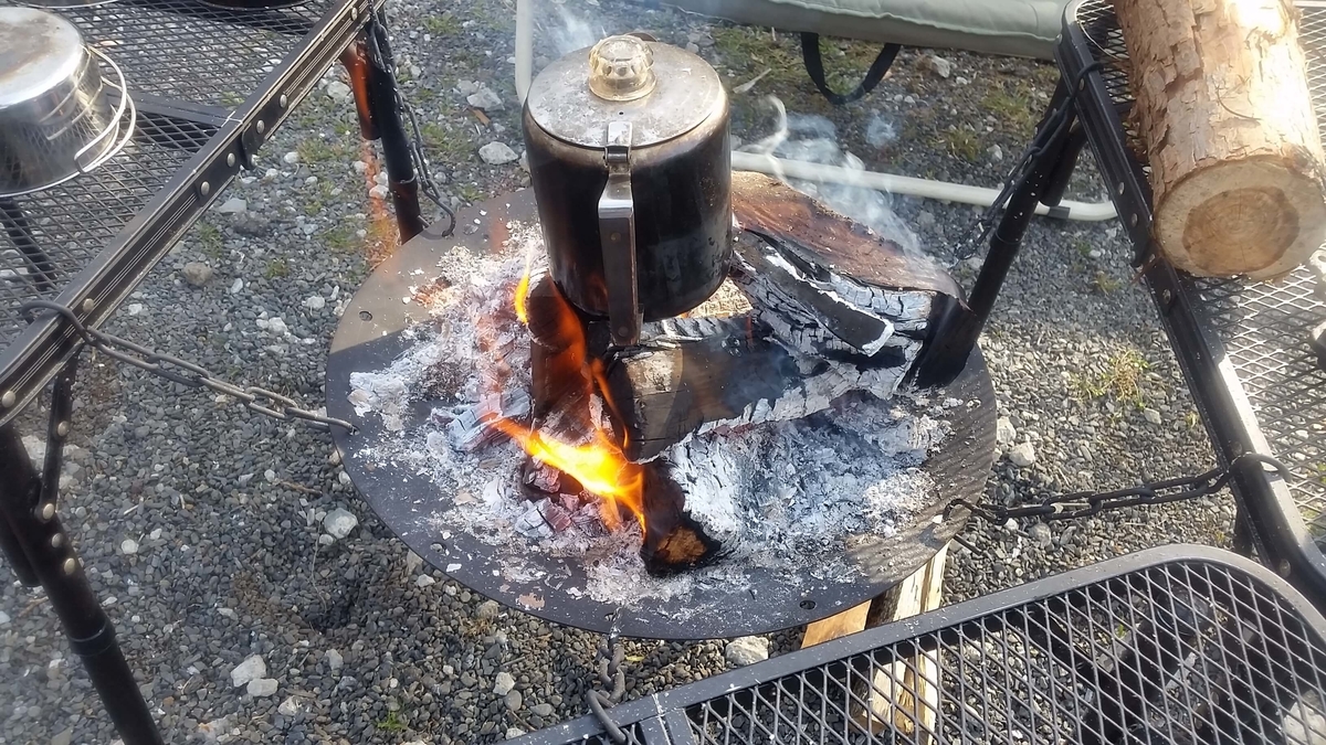 DOD「ビートルくん」レビュー｜焚き火をよりワイルドに演出する