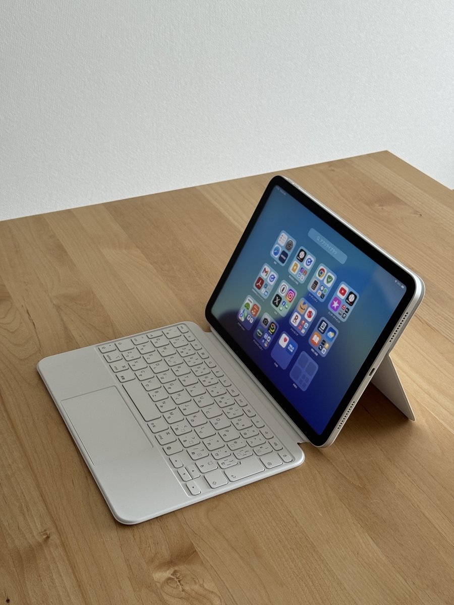 無印 iPad (A16) 純正キーボードカバー Magic Keyboard Folio 写真多め