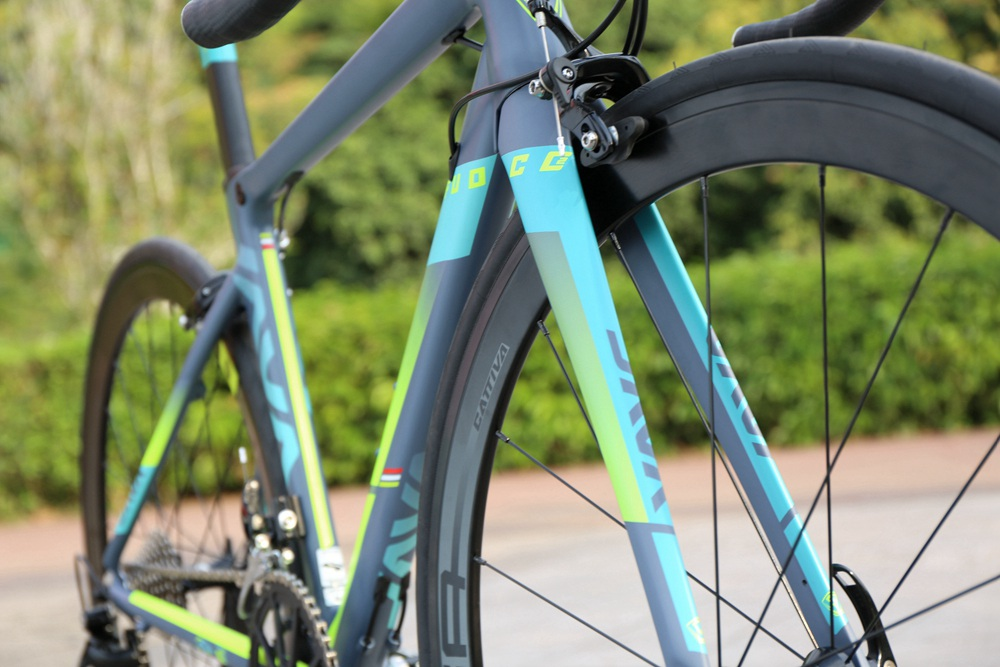 JAVA Bikes日本初上陸モデル「700C-FUOCO2-105-B」 - チャラーズばいしくる