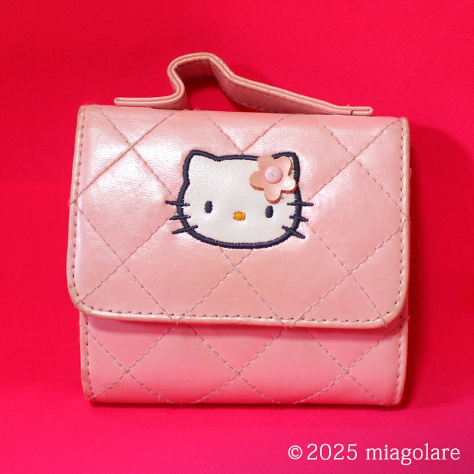 ハローキティブームの火付け役だったピンクキルトの携帯電話ケース