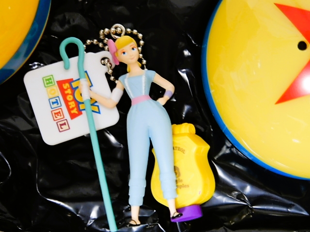 TDR】トイストーリーホテル限定 キーチェーン6個セット - 小さな世界