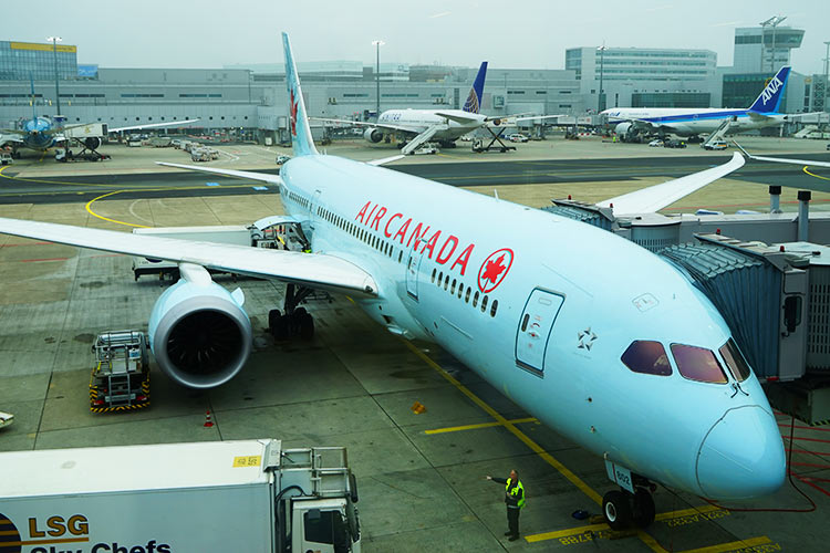 エア・カナダ ビジネスクラス搭乗記 AC874便 モントリオールから