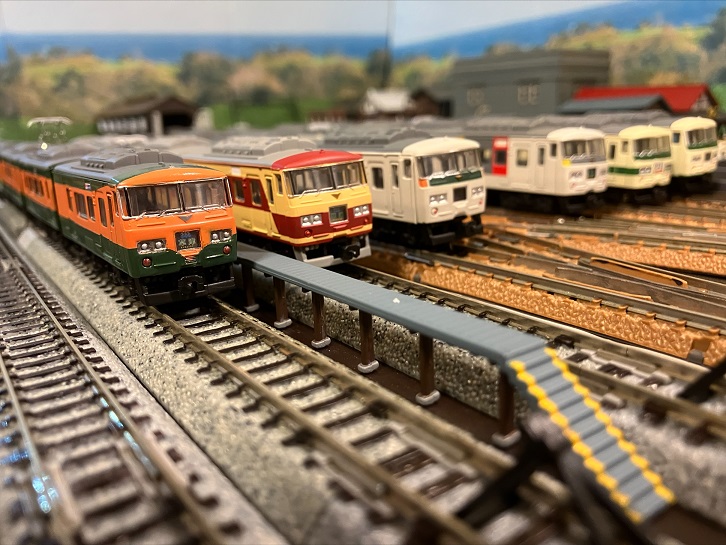 JR東日本 185系 湘南色 Bトレインショーティー - 京阪神急行B支線