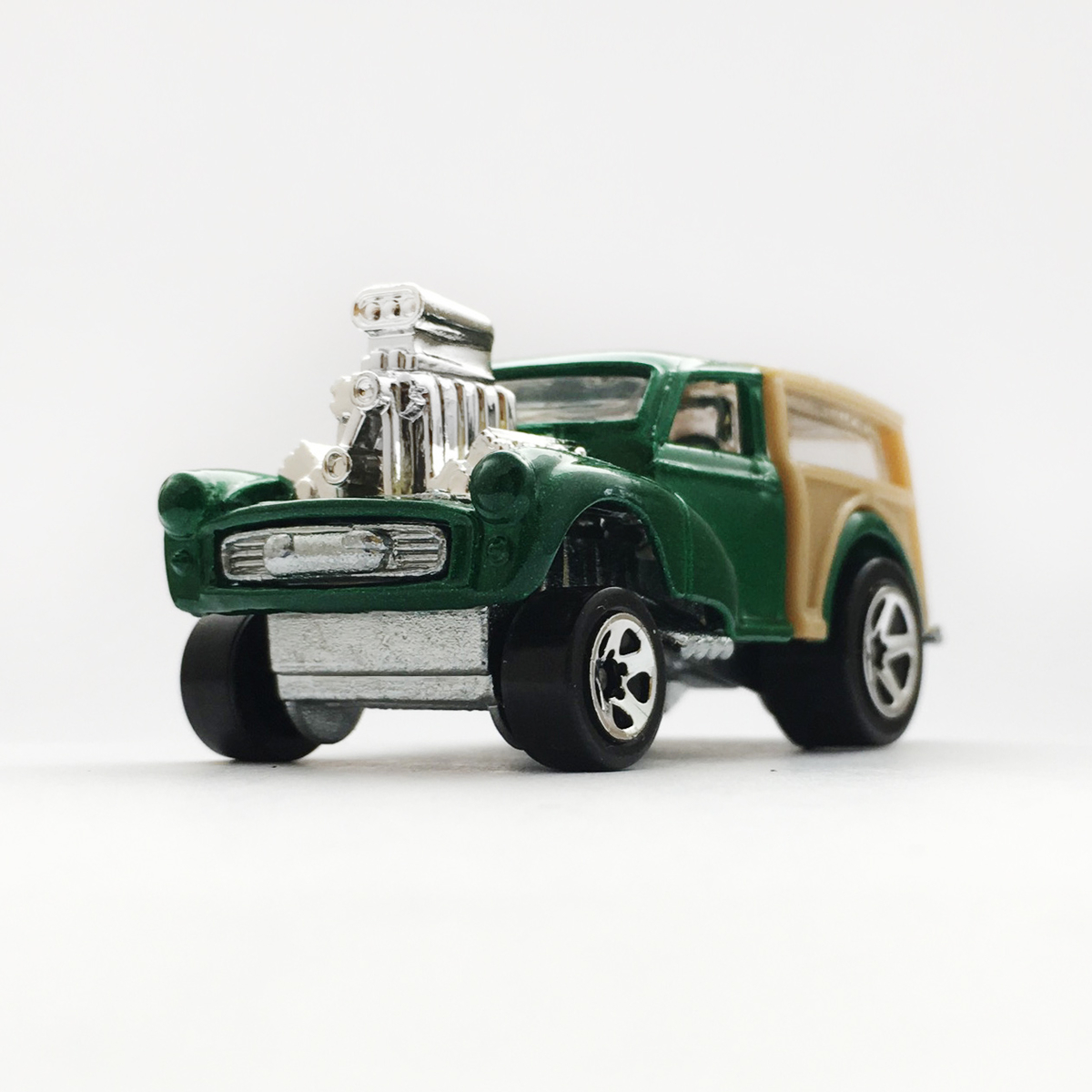 Morris Wagon - 増えすぎたミニカーに愛を捧ぐ