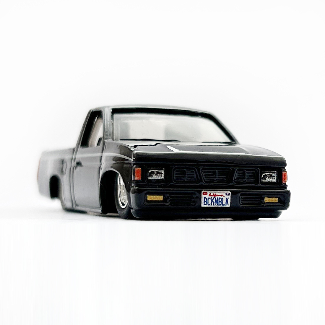 CUSTOM '93 NISSAN HARDBODY (D21) - 増えすぎたミニカーに愛を捧ぐ