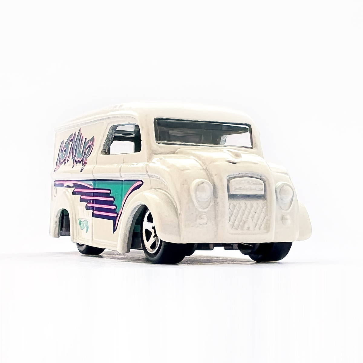 DAIRY DELIVERY - 増えすぎたミニカーに愛を捧ぐ