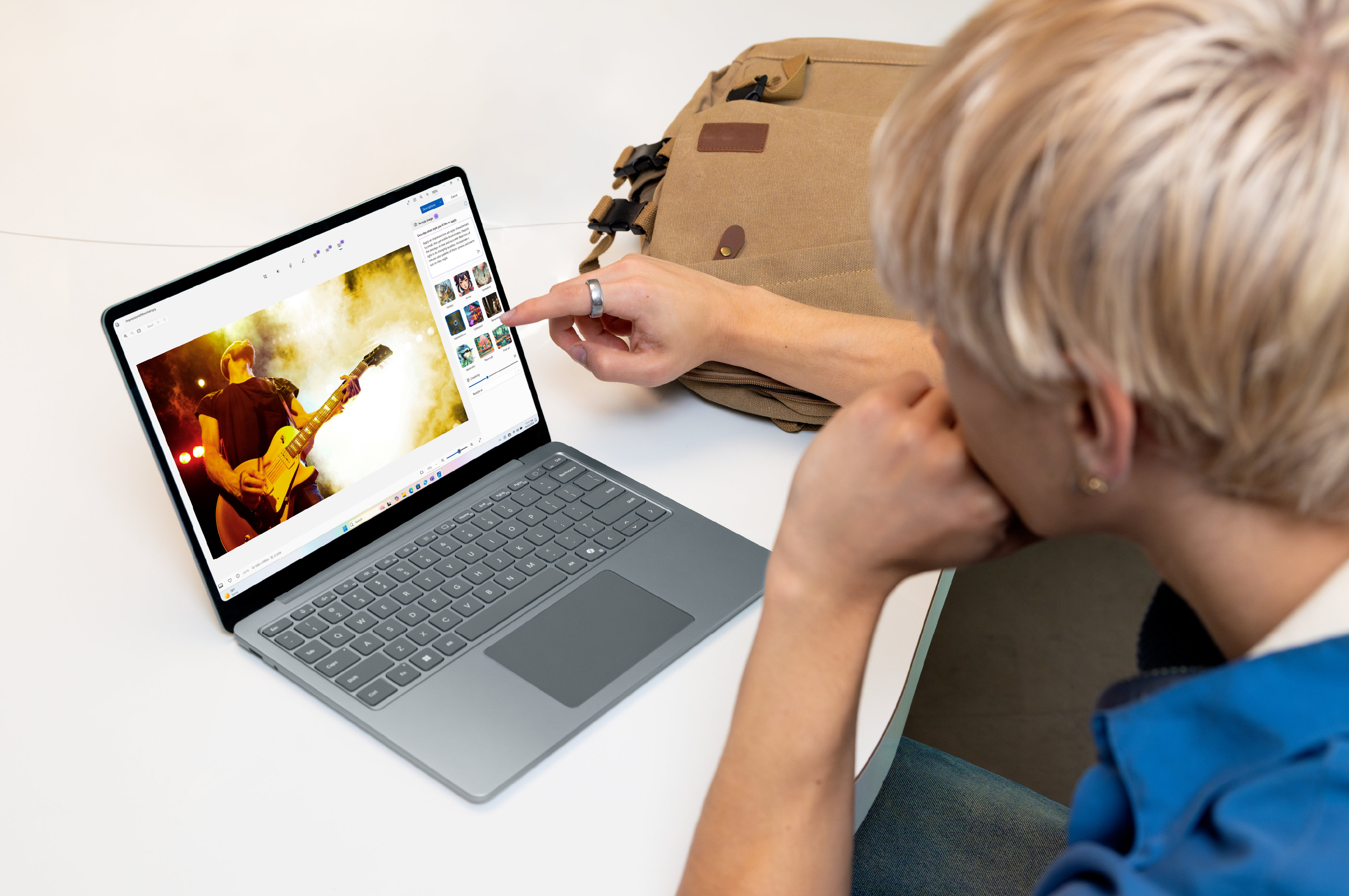 Surface Laptop (13 インチ、13.8 インチ、15 インチ) のご紹介 – AI