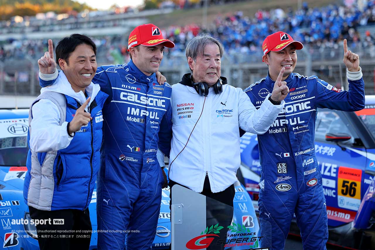 決勝前夜も「睡眠導入剤を飲んだ」星野一義監督が抱えていた重圧。親子