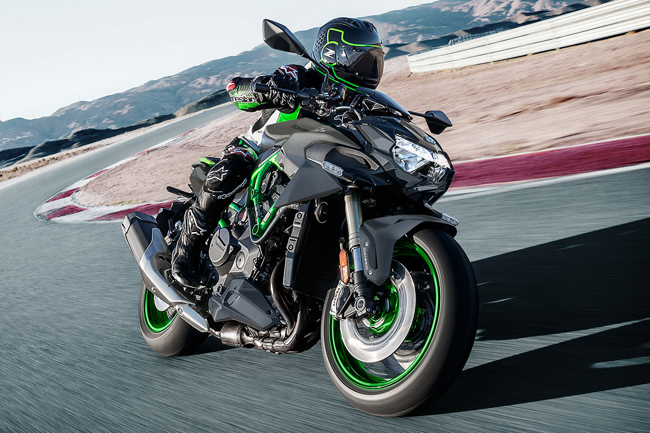 カワサキ、過給機付きハイパースポーツ『Z H2 SE』のカラーを変更した