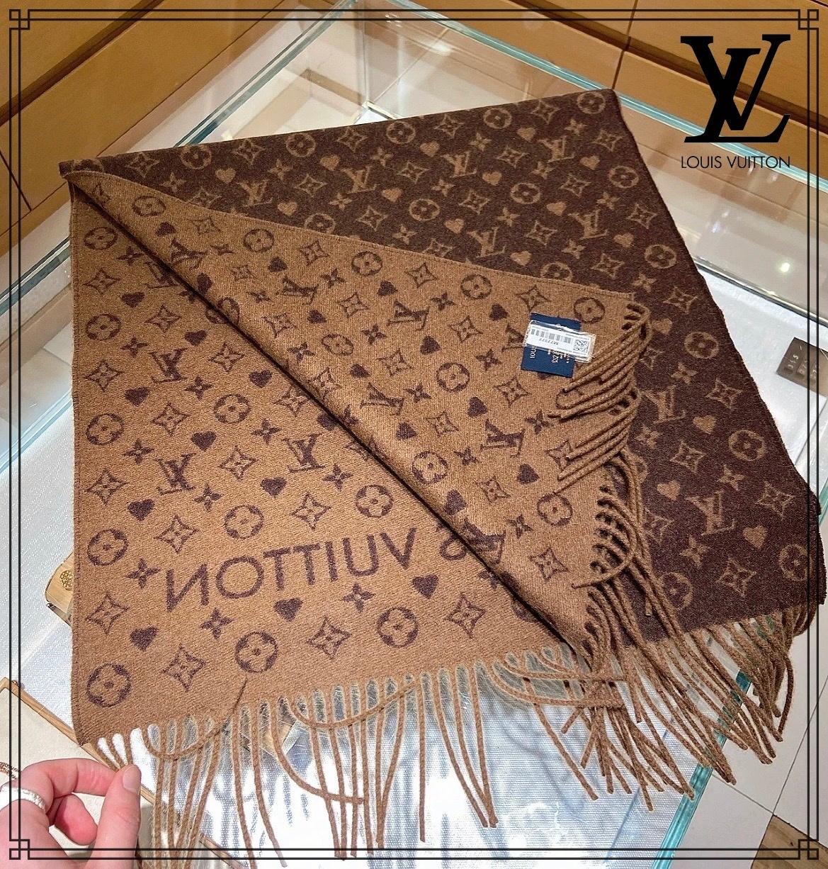 定番のモノグラムで大人カワイイ♪】ルイヴィトン マフラー (Louis
