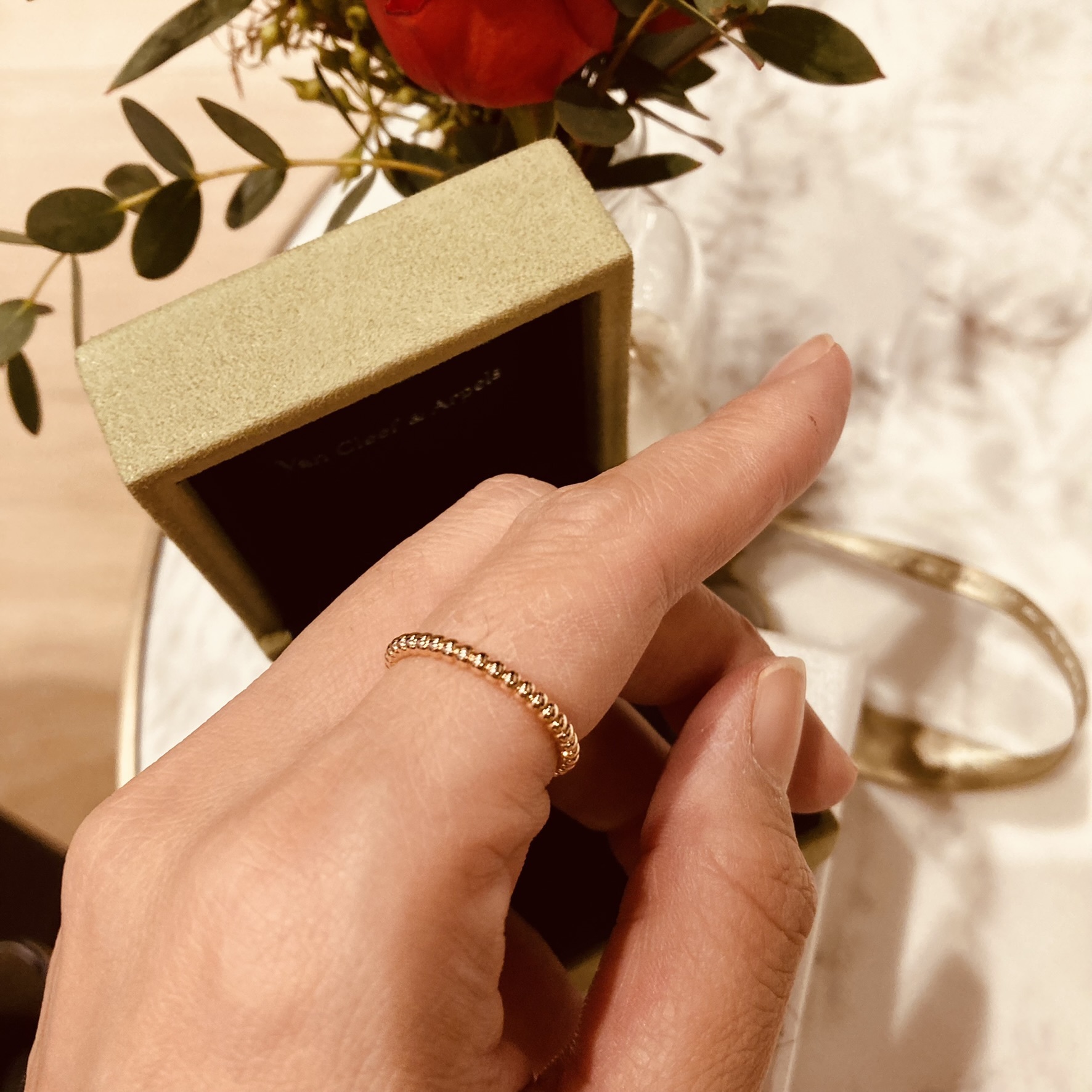 Van Cleef & Arpels】ペルレ ゴールド パール リング スモール (Van