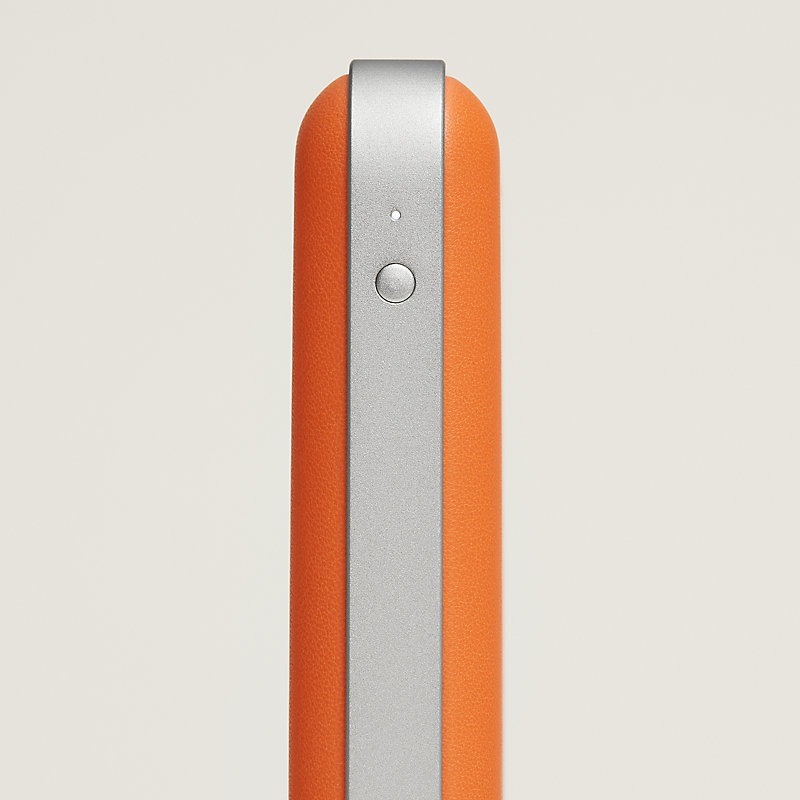 ワンランク上のアイテム！】☆エルメス☆モバイルバッテリー (HERMES