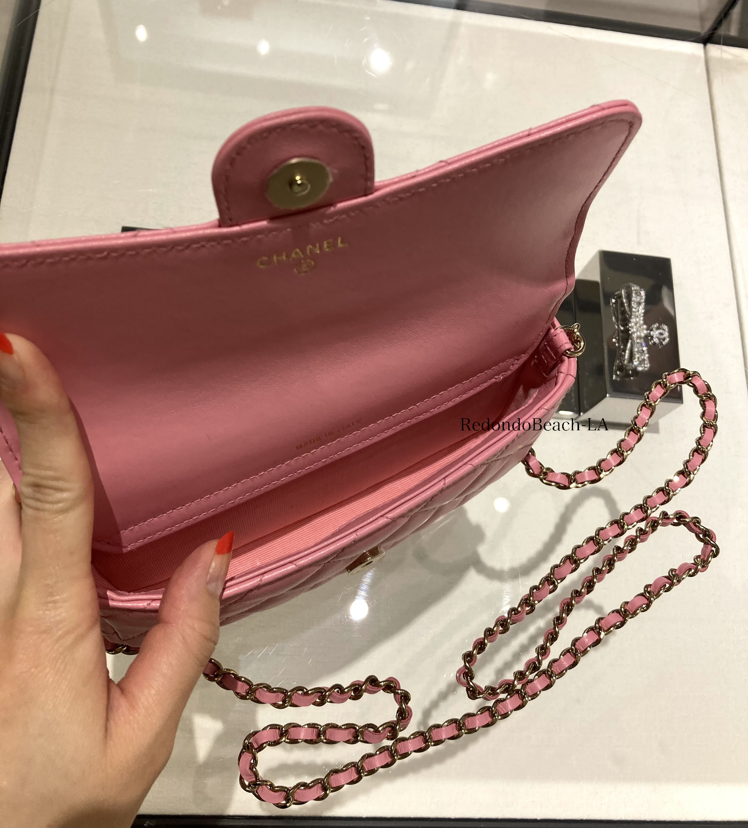 超希少で愛らしいピンク】CHANEL☆スマホケース☆スマホも入る (CHANEL