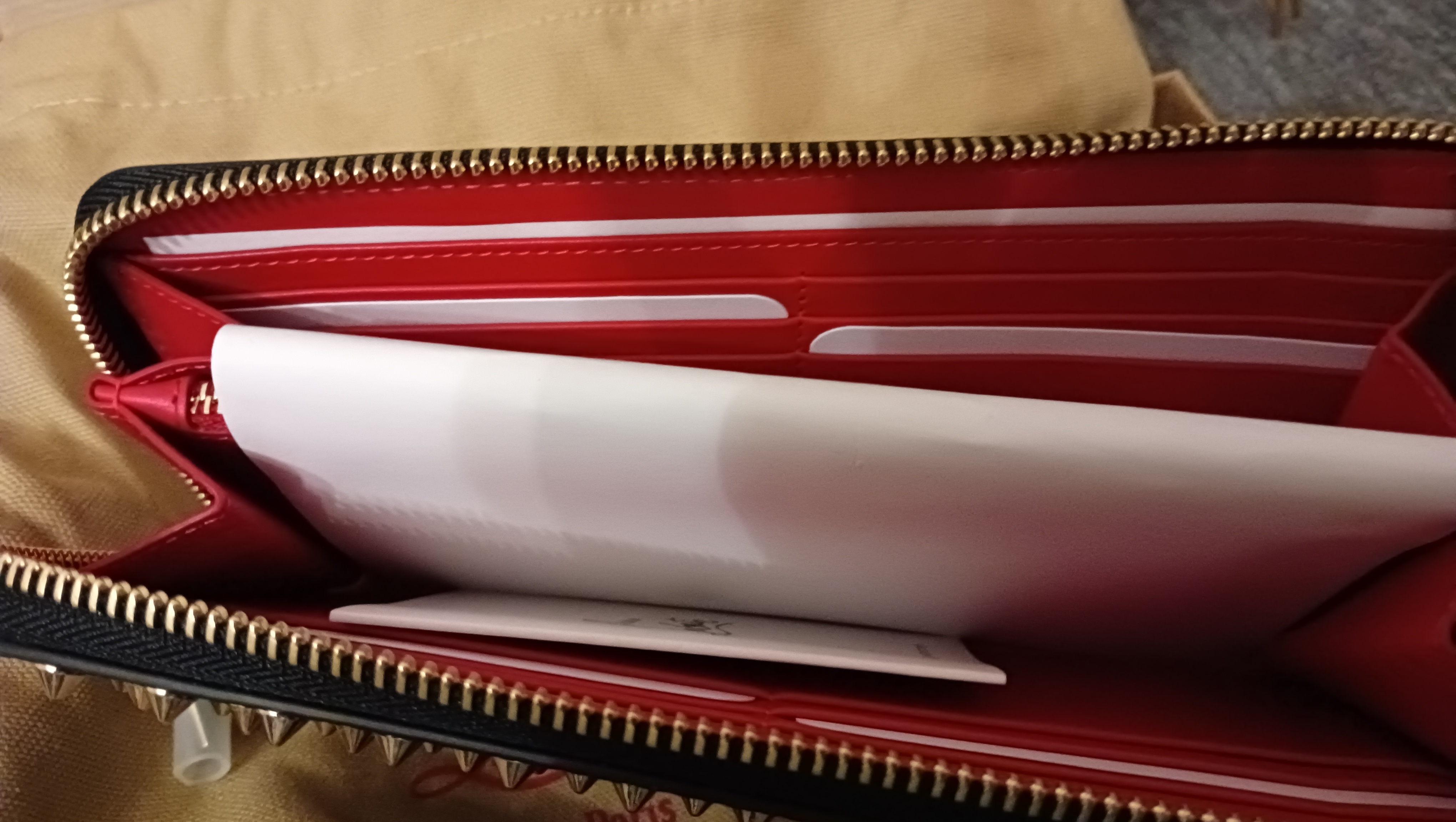 LOUBOUTINの PANETTONE 財布! 長財布【入手困難】 (Christian