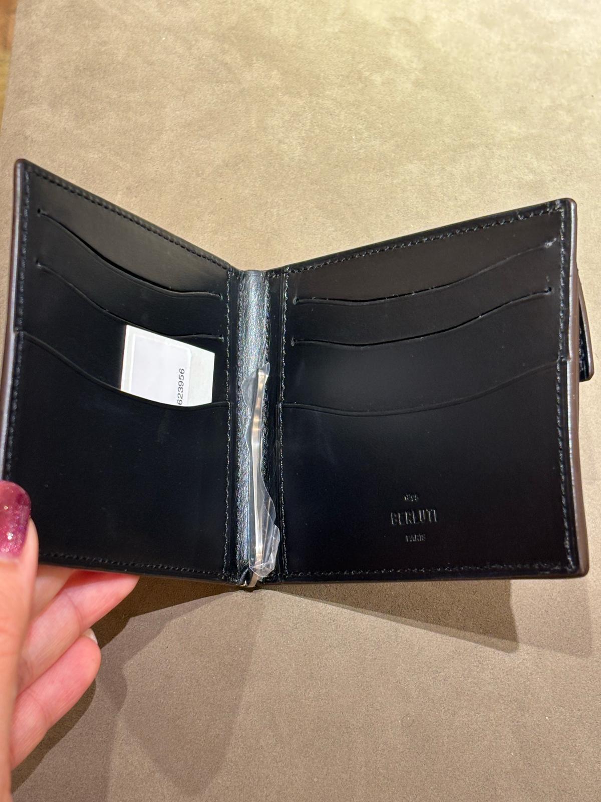 BERLUTI】フィギュア コイン スクリットレザー 折りたたみ財布