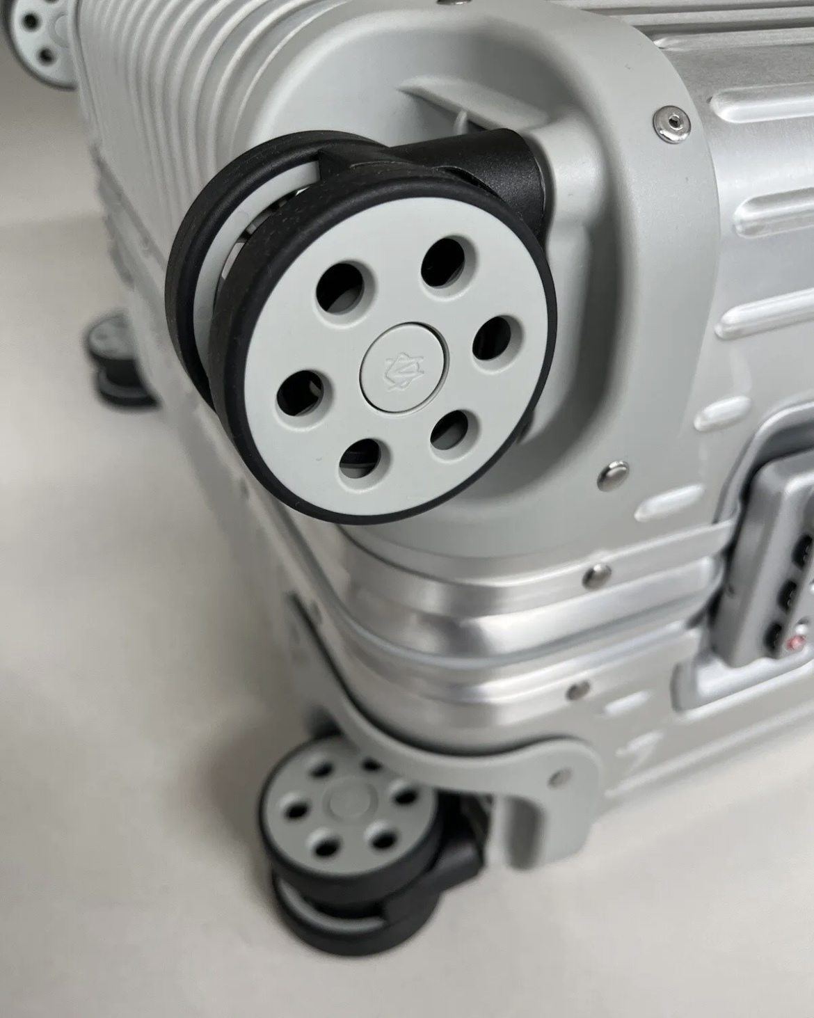 RIMOWA】限定 Lufthansa Original check-In L アルミニウム (RIMOWA