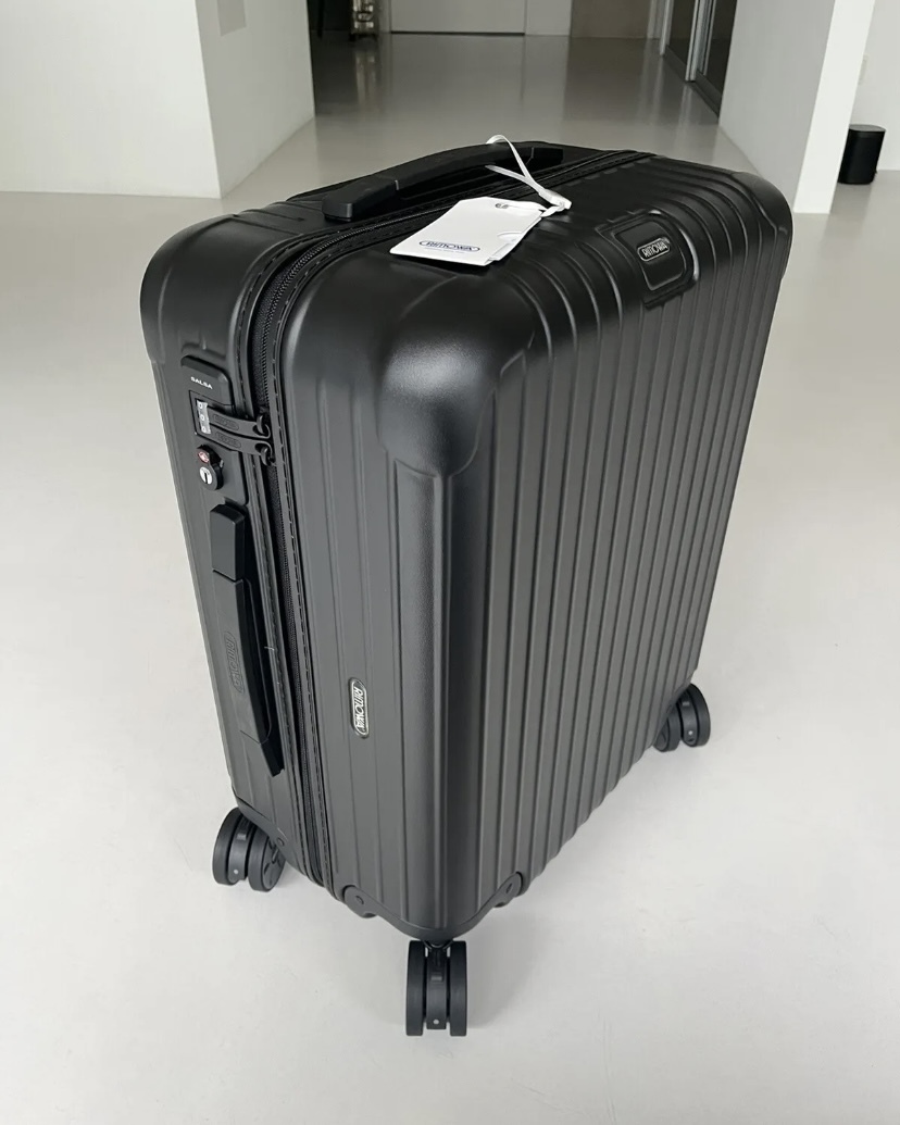 RIMOWA】廃盤品 Salsa Cabin Plus ブラック 4輪 (RIMOWA/スーツケース