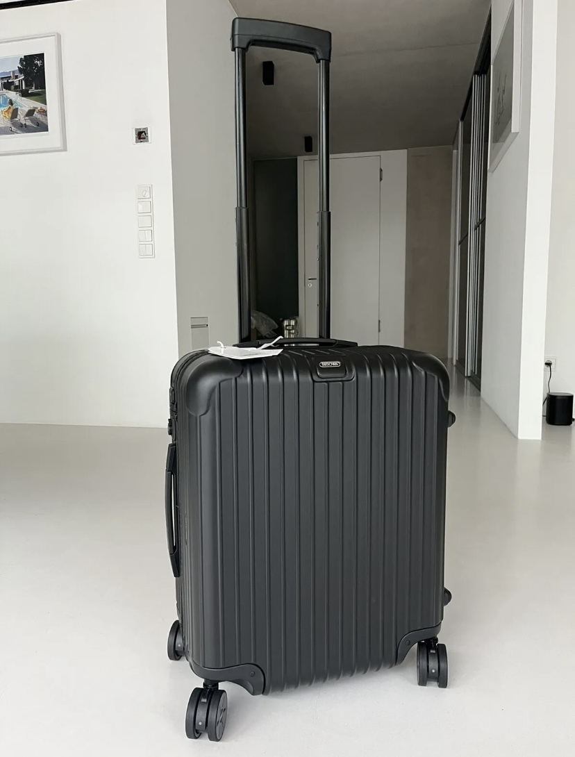 RIMOWA】廃盤品 Salsa Cabin Plus ブラック 4輪 (RIMOWA/スーツケース