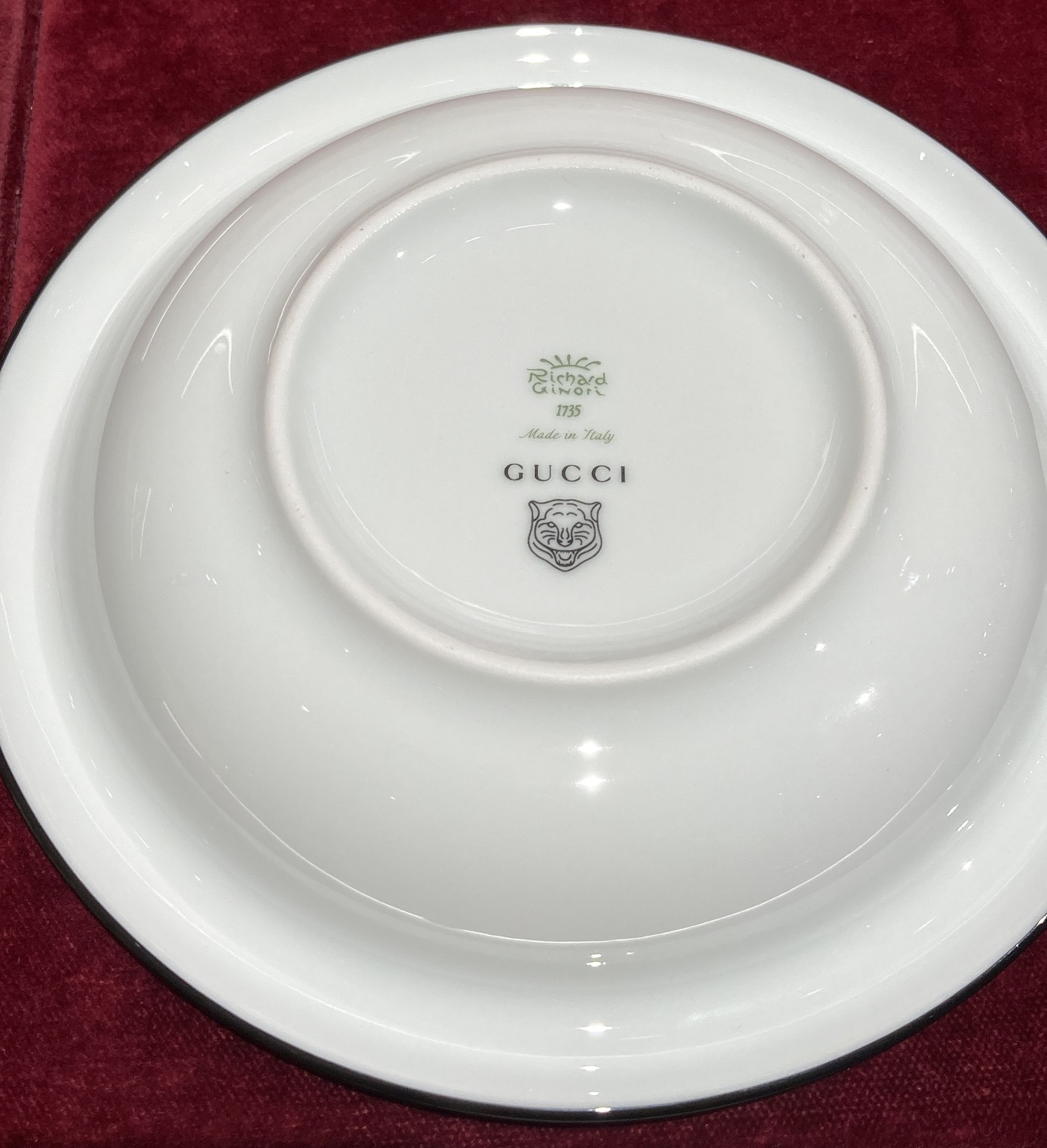 即発!GUCCI ロゴ 小物入れ アクセサリートレイ お皿 箱入 灰皿 (GUCCI