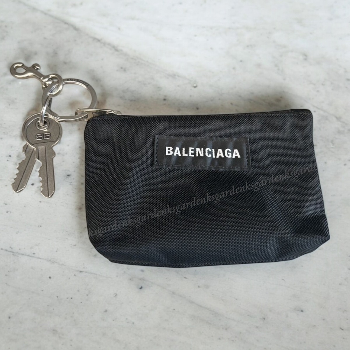 新品/美品】バレンシアガ チャーム ジップポーチ リサイクルナイロン