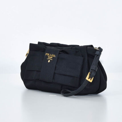 ナイロン PRADA(プラダ) ポーチ(レディース) - ブランド通販のBUYMA