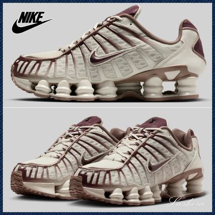バーガンディ Nike Shox(ナイキ ショックス) スニーカー(レディース