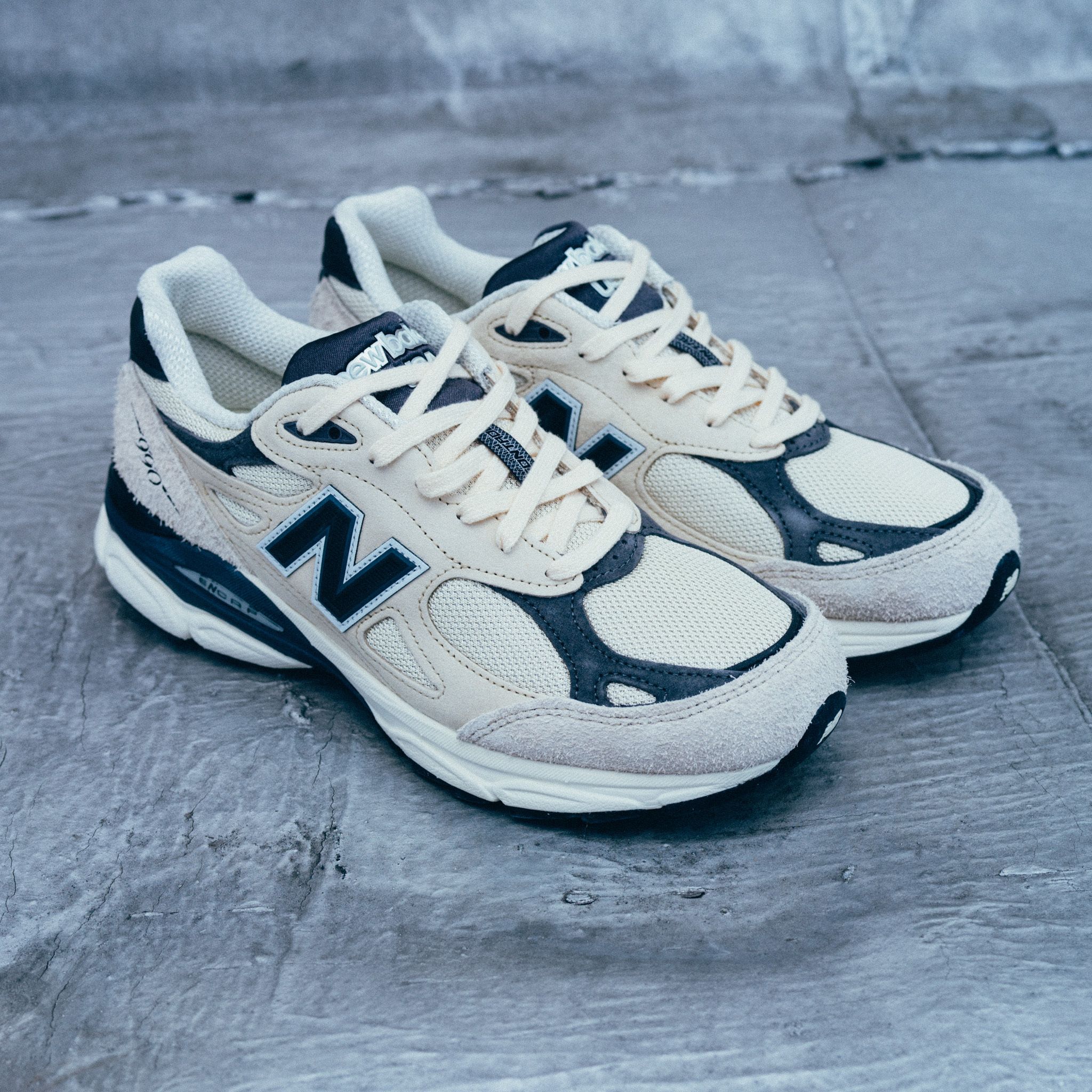 国内完売モデル】New Balance(ニューバランス) 990v3『Moonbeam(ムーン