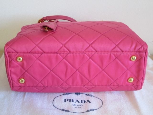 PRADAナイロンキルティング♪チェーンショルダー♪ピンクFUXIA (PRADA