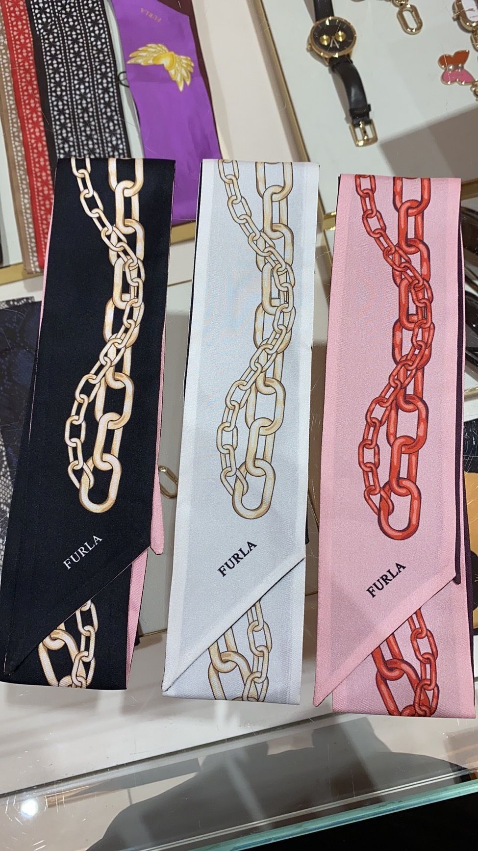 可愛い!!【FURLA】バンドゥ☆スカーフ☆シルク☆アレンジ可☆ (FURLA