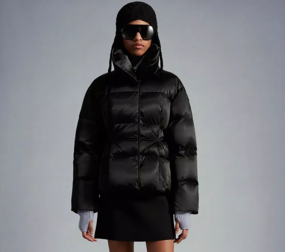 MONCLER2022/23秋冬新作 ハイネックサテンダウンジャケット COUA