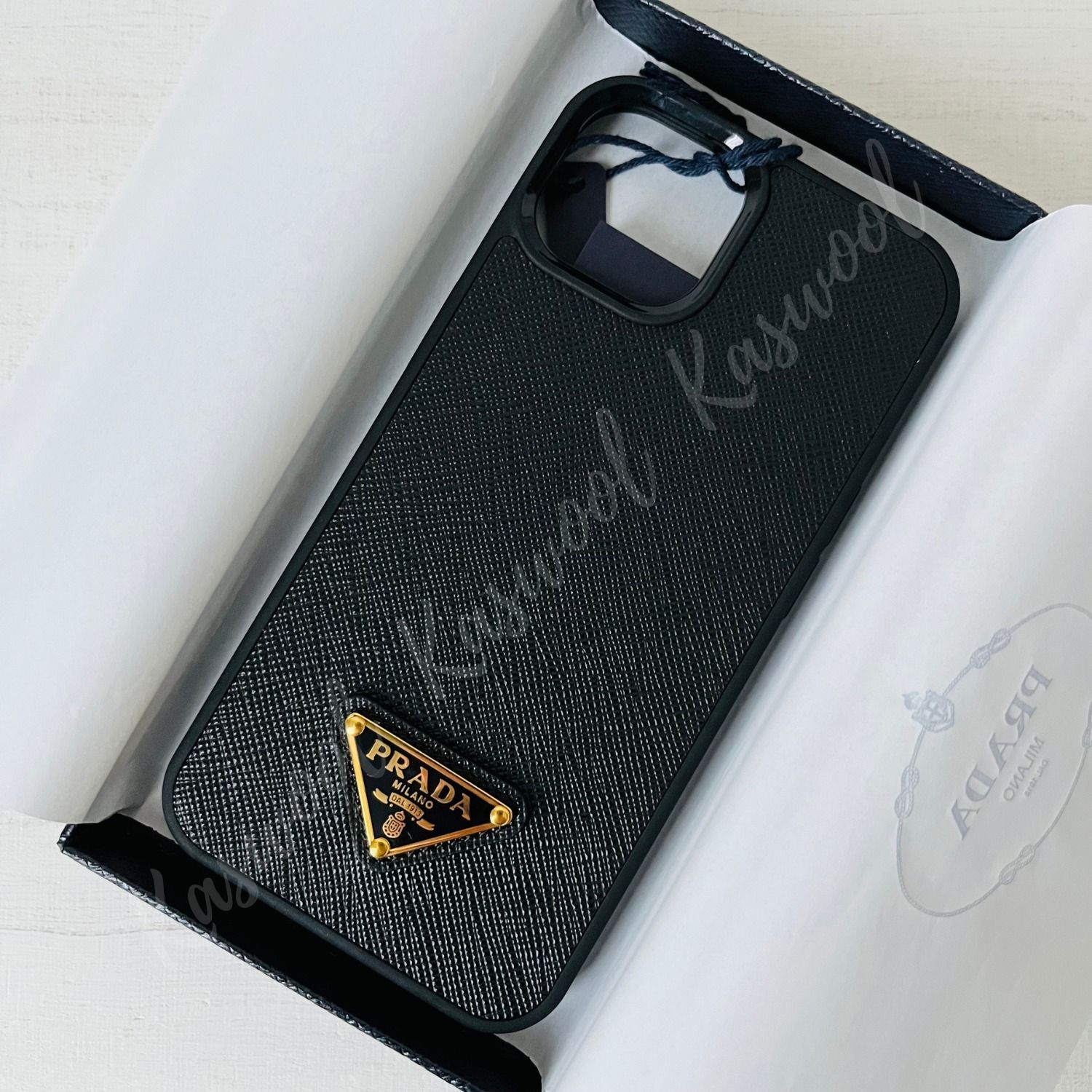 国内即発 ◇ PRADA プラダ トライアングル iPhone13 ケース (PRADA