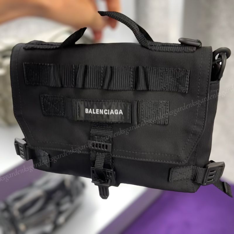 すぐ届く！BALENCIAGA ARMY メッセンジャー バッグ (BALENCIAGA